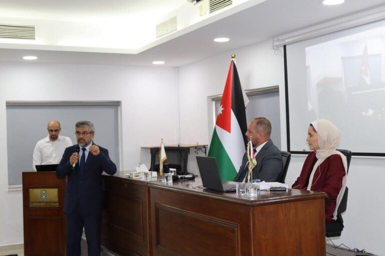 دورة تدريبية حول معيار المنح الحكومية