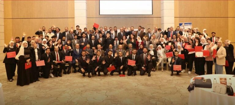 مشاركة الجمعية في الفعالية التي نظمتها شركة صرح العالمية للاستشارات  والتدريب لتكريم الطلبة الأوائل على تخصص المحاسبة
